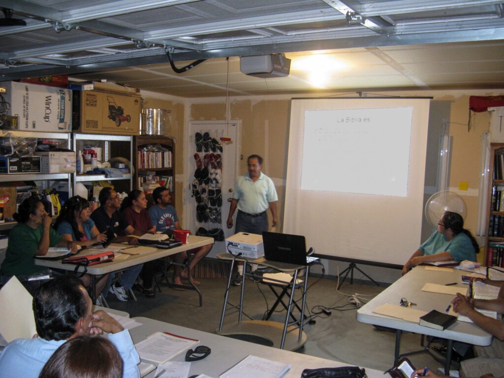 Escuela De Evangelistas Alberto Motessi Begins